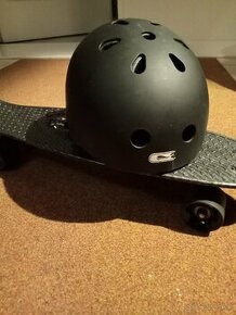 Skateboard a prilba - 1