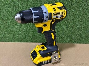 DeWALT Akumulátorová bezuhlíková vŕtačka DCD791