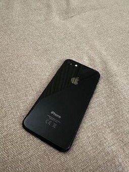 iPhone 8 64GB plne funkčný minimálne používaný