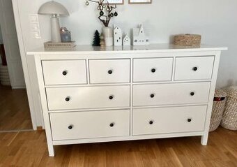 IKEA Hemnes komoda 8 zásuvkova