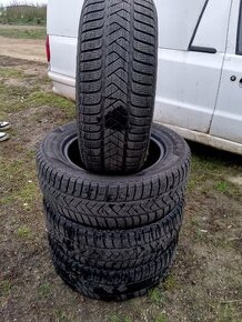 Predám Zimné Pneumatiky 215/60R16