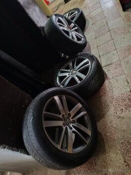 Audi Q7 sada kolies r20