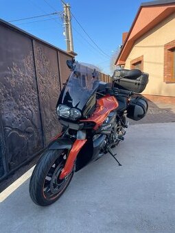 Bmw K1300R Akrapovič vyfuk karbonové doplnky