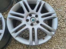 5x112 r18, Škoda Themisto