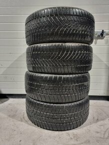 Zimné Pneu 245/45 R18