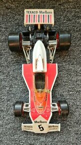 MCLAREN M23B  F1 CORGI 1/18