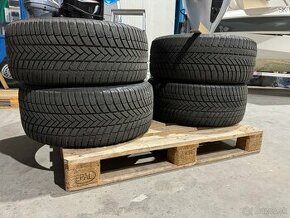 Predám zimné pneu Bridgestone 285/45 R20