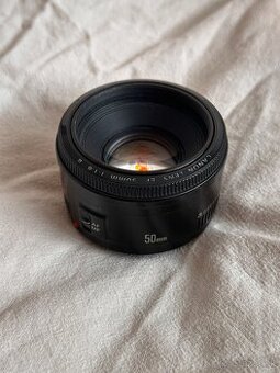 Canon 50mm f/1.8 II