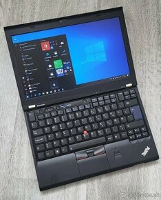 Lenovo ThinkPad X220, IPS LCD