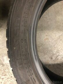 Predám zimné pneu 225/45 R17 NOKIAN - 1