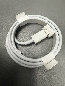 Apple USB-C to Lightning Cable (1 m)