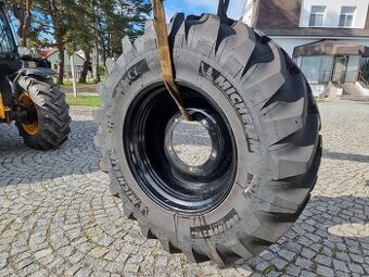 Pneu 440/80-28 Michelin XMCL 16,9 - R28 + disk na JCB 4CX