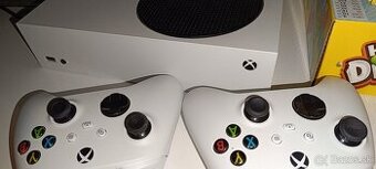 Xbox series S , 2x ovládač