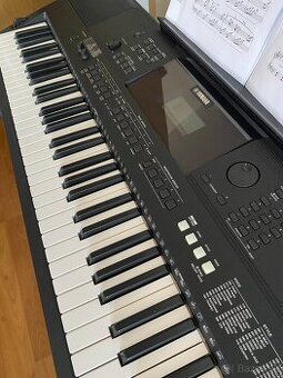 Predám Yamaha PSR-EW400