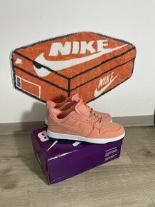 Nike SB Pink Pig