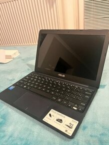 ASUS EeeBook X205TA