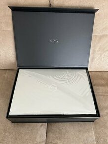 Dell XPS 17 (9720) Touch - 1