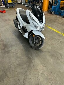 Honda PCX - 1