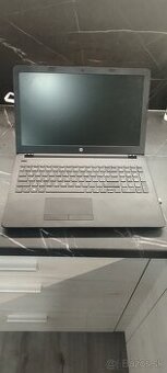 Prodám notebook-laptop HP, používaný cca 14 dní, podložka