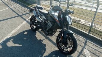 KTM Duke 790