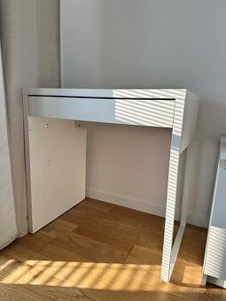 IKEA stôl MICKE