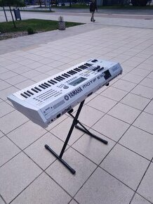 Yamaha motif es6