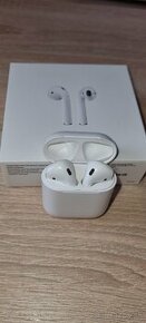 Apple AirPods 2019