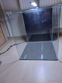 BA - Dennerle NanoCube 60L (používané) + osvetlenie Chihiros