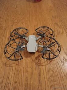 Predan dron DJI mini se