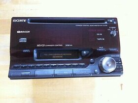 Kúpim autoradio sony WX-C570R