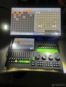 SHOWTEC LAMPY 20 sveteľný dmx univers mixpult + CASE