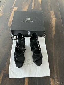 Predám dámske elegantne topánky Versace 39