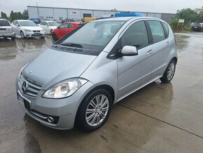 MERCEDES A180 2.0 DIESEL ROK 2010 MANUÁL