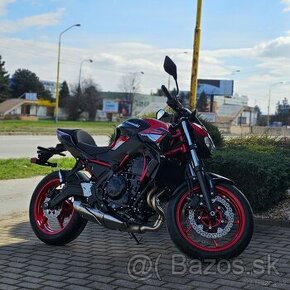 Kawasaki Z650 2024 červená