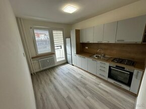 Prenájom BYTU 3+1, Žilina-Hájik , 70m², ul. Jedlíková 1, Bal