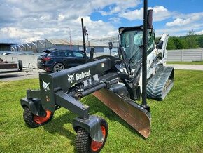 Bobcat T870 2017 s garderom a laserom