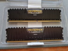 Corsair 16GB KIT DDR4 3600MHz CL18 Vengeance LPX Black