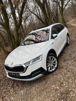 ŠKODA SUPERB SPORTLINE 140KW VIRTUAL KAMERA WEBASTO MATRIX