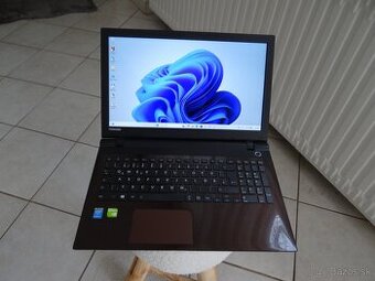 15.5" ASUS R520/Core I7/12GB RAM/ 512SSD a 1TB HDD/2xGrafik