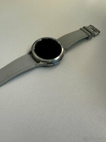 Samsung Galaxy Watch 4 Classic - strieborné