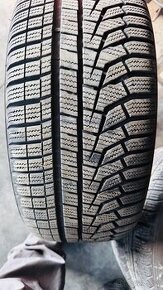 Hankook Winter icept evo2. 215/45 R16 90 H