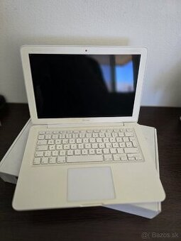 Apple MacBook A1342 Late 2009