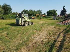 Ponukám zemne prace so šmykovým nakladačom unc ( locust 750)