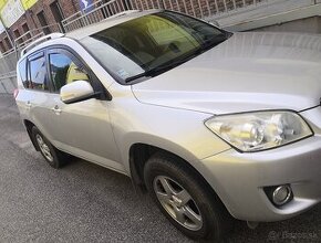 Predám Toyotu Rav4 2,2D-4D 110 kW