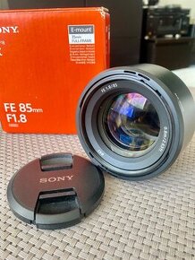 Sony FE 85mm f/1.8 Sony E-mount