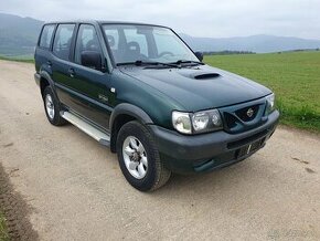 Nissan Terrano 2.7 tdi 92kw 4x4 7miestne