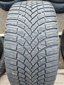 225/40R18 Bridgestone