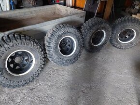 Maxxis creepy crawler LT 35x12.5 r15