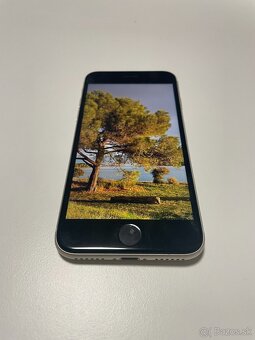 iPhone SE 256 GB červená 2022 pol roka stary