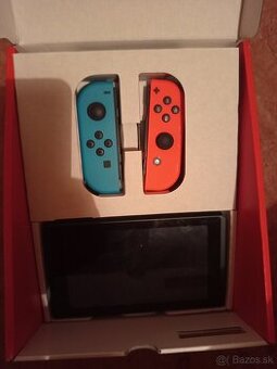 Nintendo Switch 32GB +4 hry +128GB SD karta